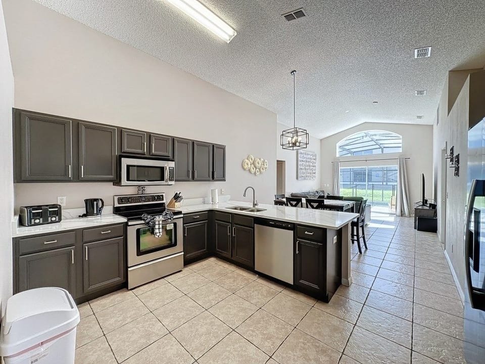 Villa, 4 Bedrooms | Private kitchen