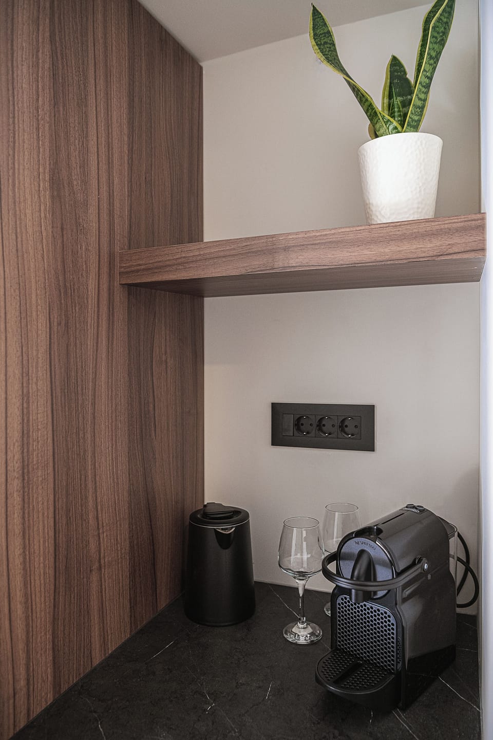 Deluxe Room | Coffee and/or coffee maker