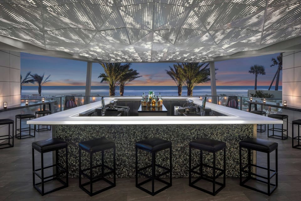 Breakfast and dinner served, seafood