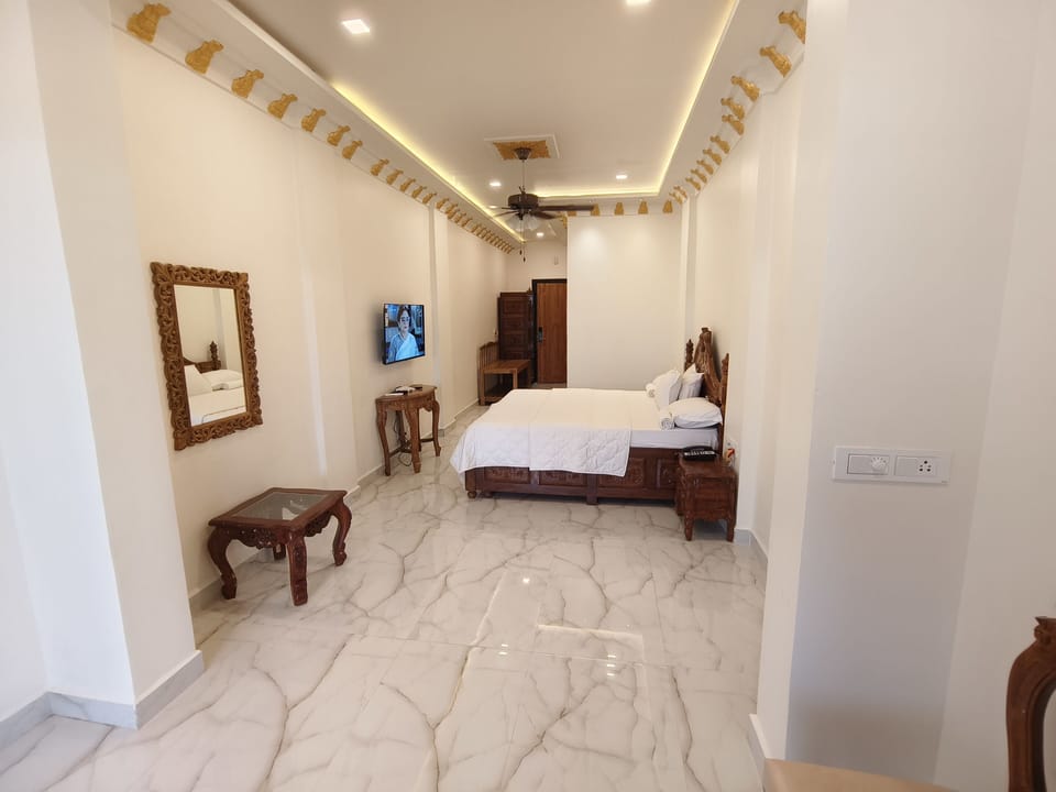 Deluxe Double Room | Iron/ironing board (on request), WiFi (free)