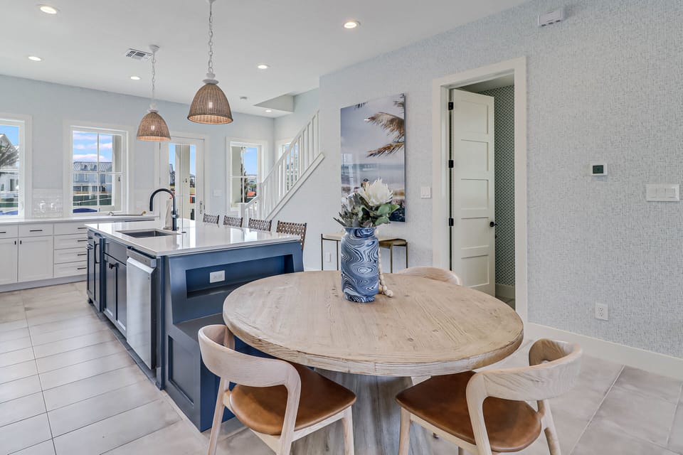 House (5 Bedrooms) | Interior