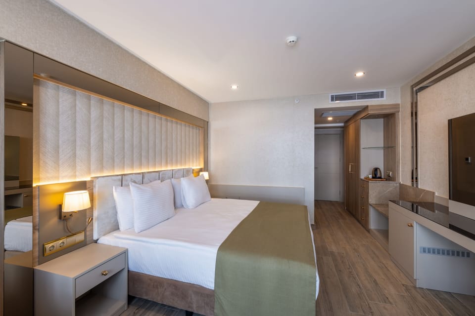Standard Room | Minibar (free items), soundproofing, cribs (free), WiFi (free)