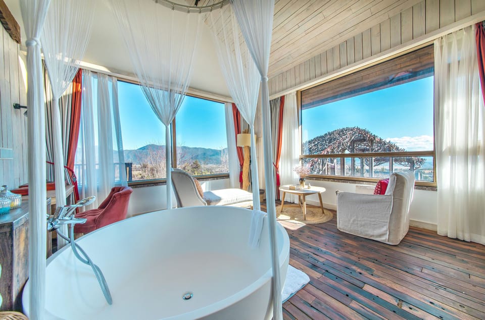 Presidential Villa | Premium bedding, minibar (free items), desk, laptop workspace