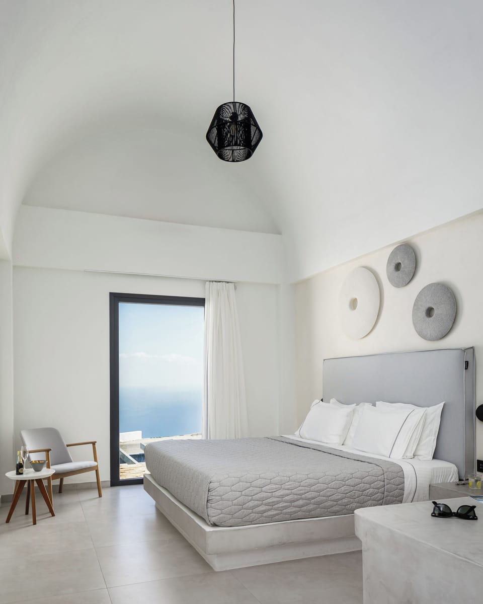 Comfort Suite | Premium bedding, memory foam beds, minibar, laptop workspace