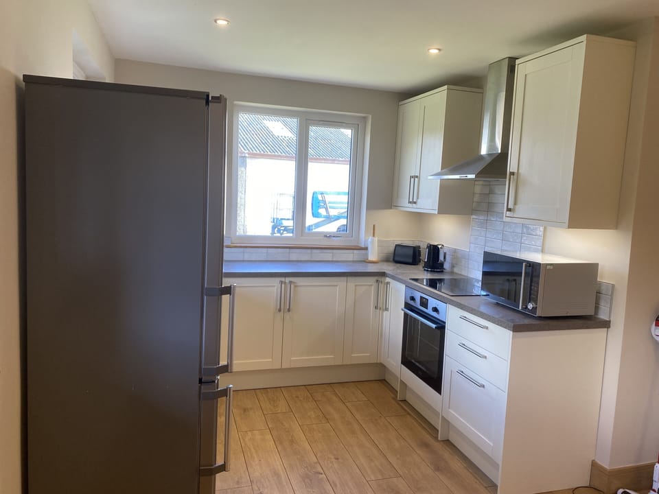 House | Private kitchen | Fridge, microwave, oven, stovetop