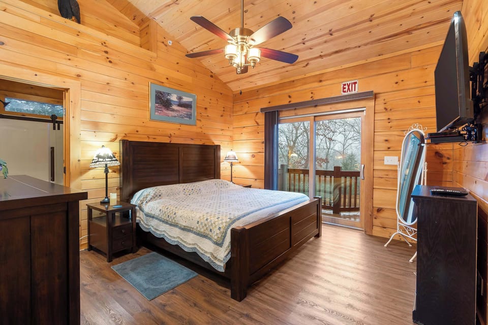 Teals Treasure Secluded Lakeside Cabin for 8! Cabin in Missouri