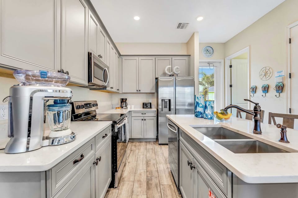 House, Multiple Beds, Pool Access, Pool View (The Sea Shelter) | Private kitchen | Fridge, microwave, oven, stovetop