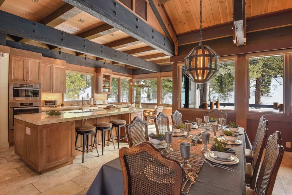 House, Multiple Beds, Patio, River View (Joy on the River) | Dining