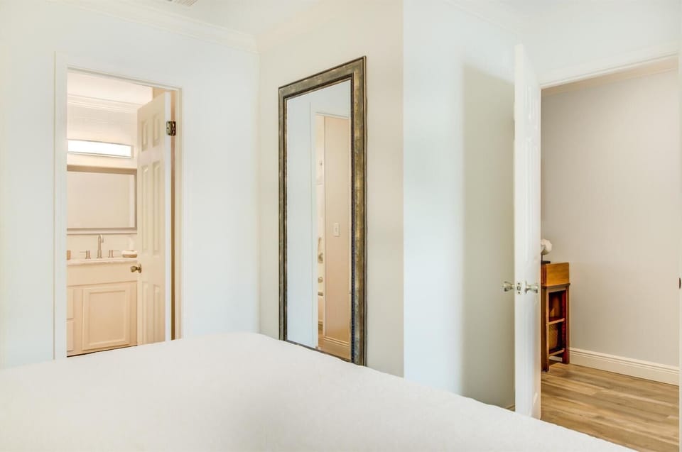 10 A, One Bedroom Condo Apartment in Miramar Beach