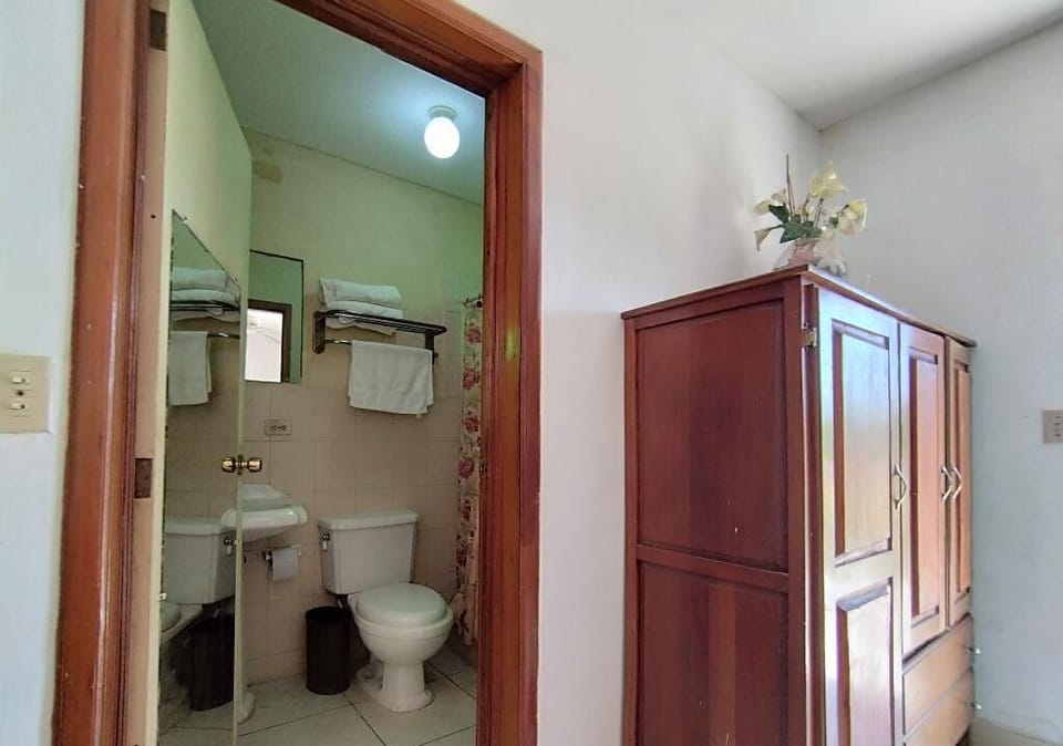 Economy Suite | Desk, soundproofing, WiFi (free)