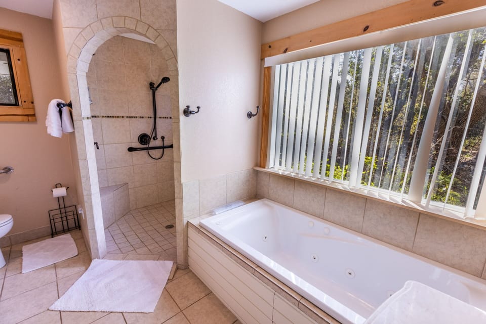 Duplex, Private Bathroom (Garden Suite) | Bathroom | Hair dryer, towels, soap, shampoo