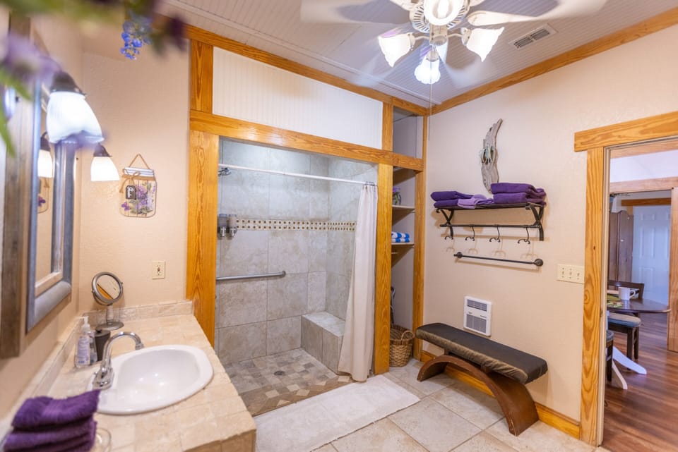 Duplex, Private Bathroom, Valley View (Hilltop Room) | Bathroom | Hair dryer, towels, soap, shampoo