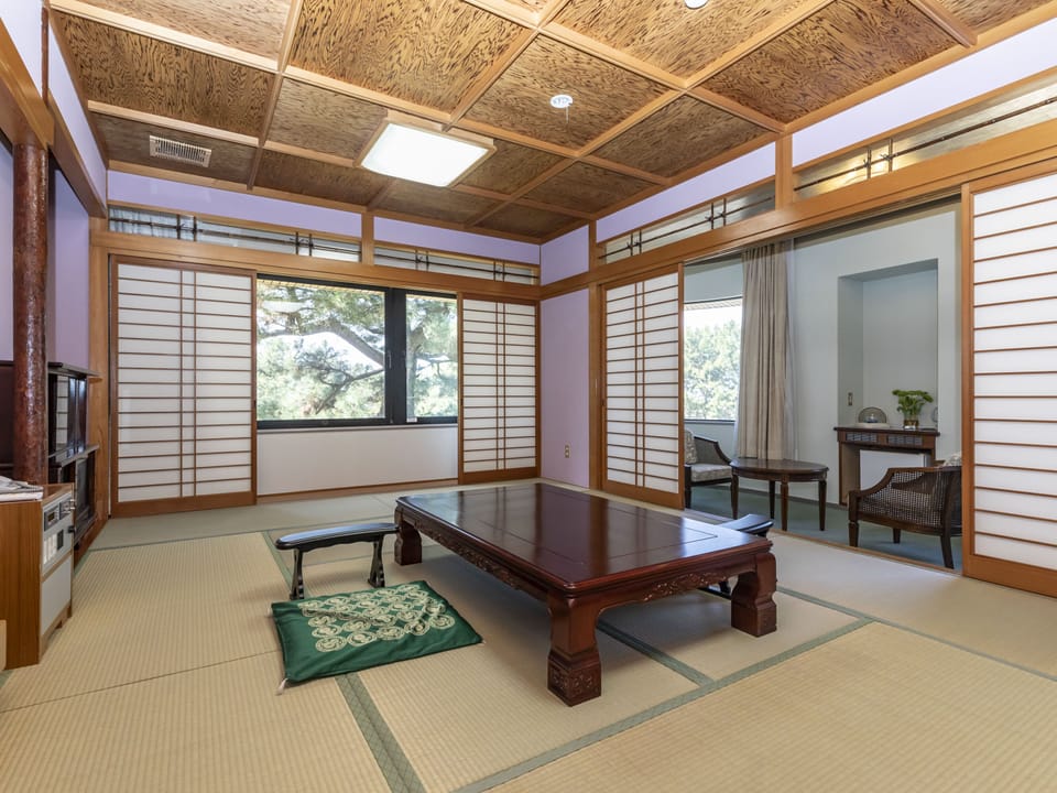 Traditional Room, Non Smoking | Iron/ironing board (on request), WiFi (free)