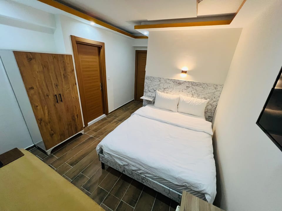 Free WiFi, bed sheets