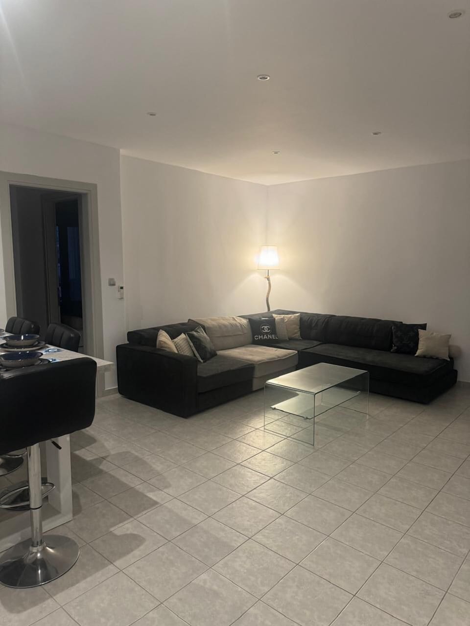 Apartment | Living area | Flat-screen TV