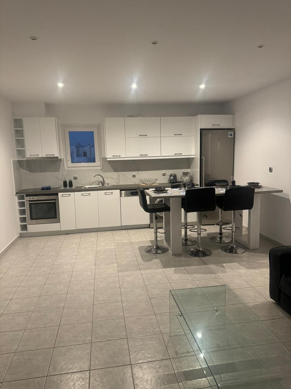 Apartment | Living area | Flat-screen TV