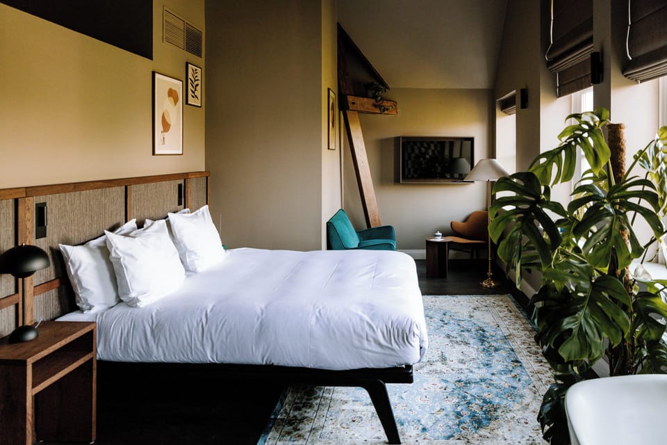 Panoramic Suite, Garden View | In-room safe, desk, laptop workspace, blackout drapes