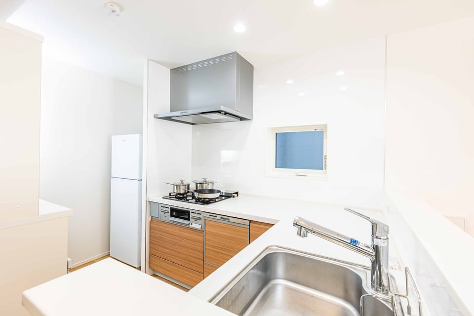 Executive House | Private kitchen | Full-size fridge, microwave, stovetop, electric kettle