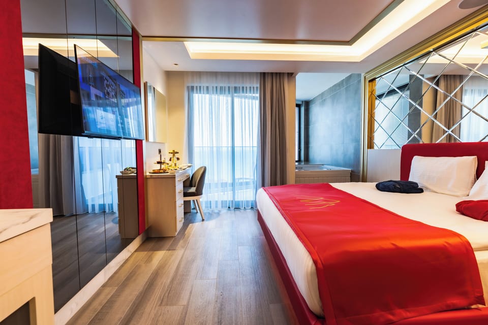 Minibar (some free items), in-room safe, desk, WiFi (free)