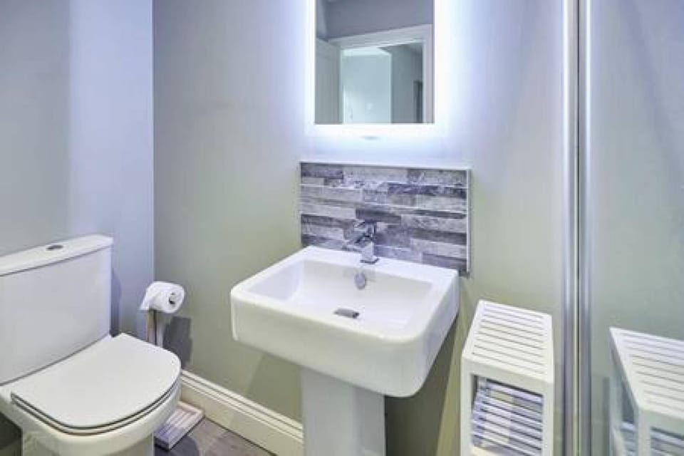 Host Stay The Nook Apartment in England