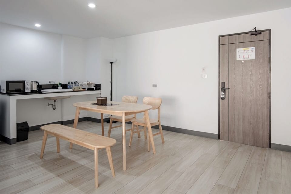 Exclusive Room, 1 Bedroom, Private Bathroom, City View | Living area | 24-inch Smart TV with digital channels