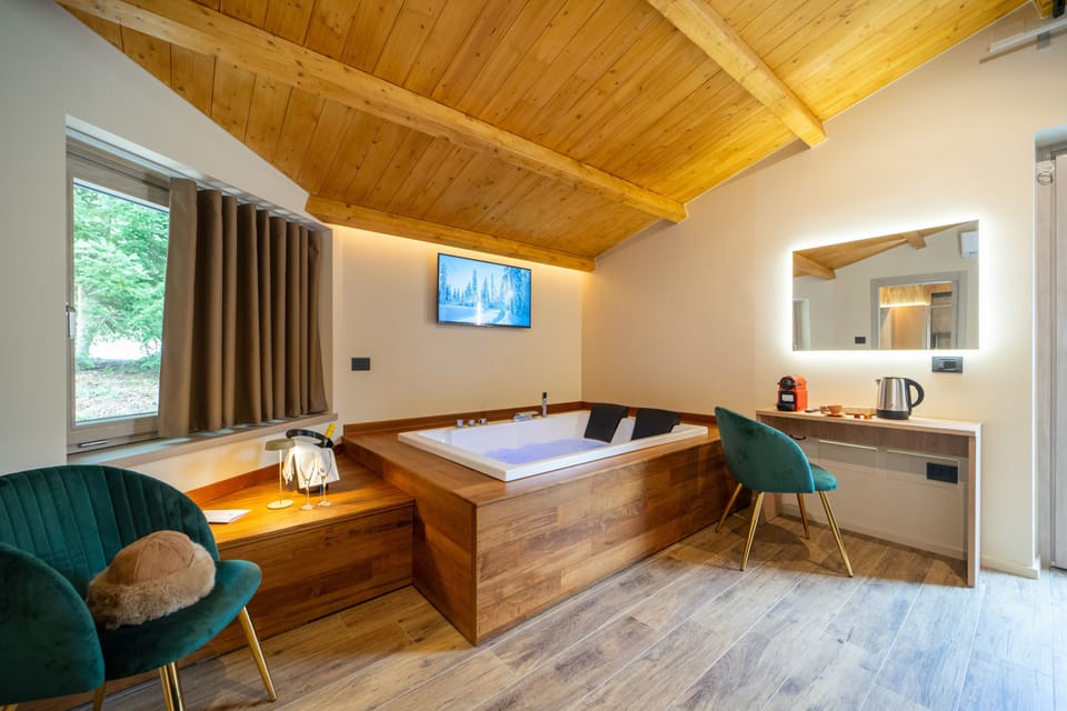 Exclusive Suite, Garden View | Frette Italian sheets, premium bedding, down comforters, minibar