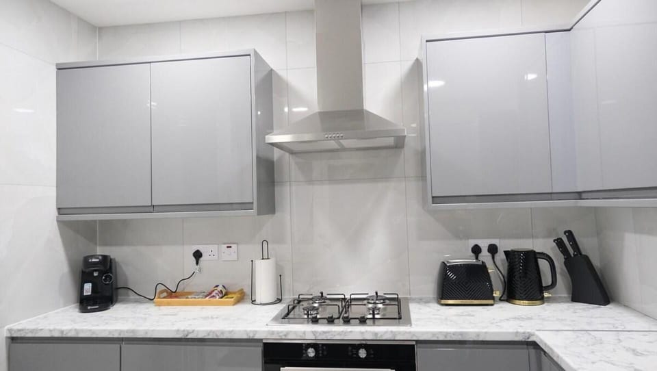 House | Private kitchen | Fridge, microwave, oven, stovetop