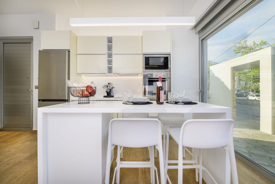 Comfort Apartment | Private kitchen | Full-size fridge, microwave, oven, stovetop