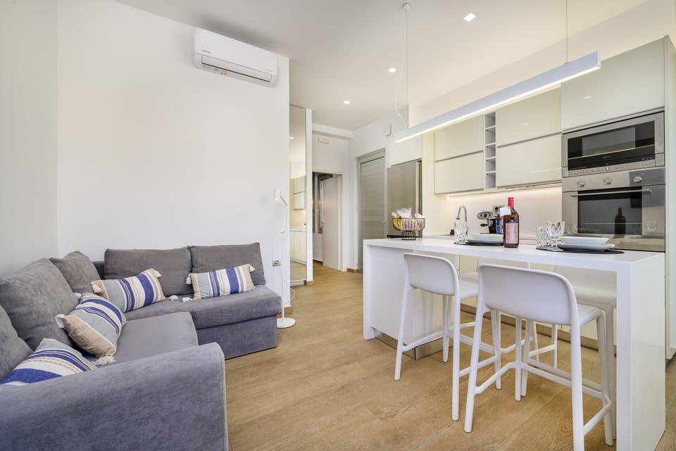 Comfort Apartment | Private kitchen | Full-size fridge, microwave, oven, stovetop