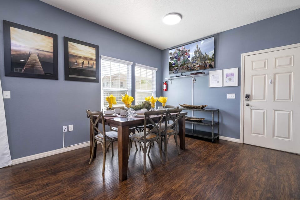 Comfort Apartment | Dining room