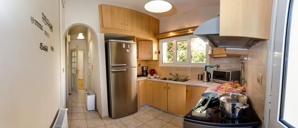 House | Private kitchen | Dining tables