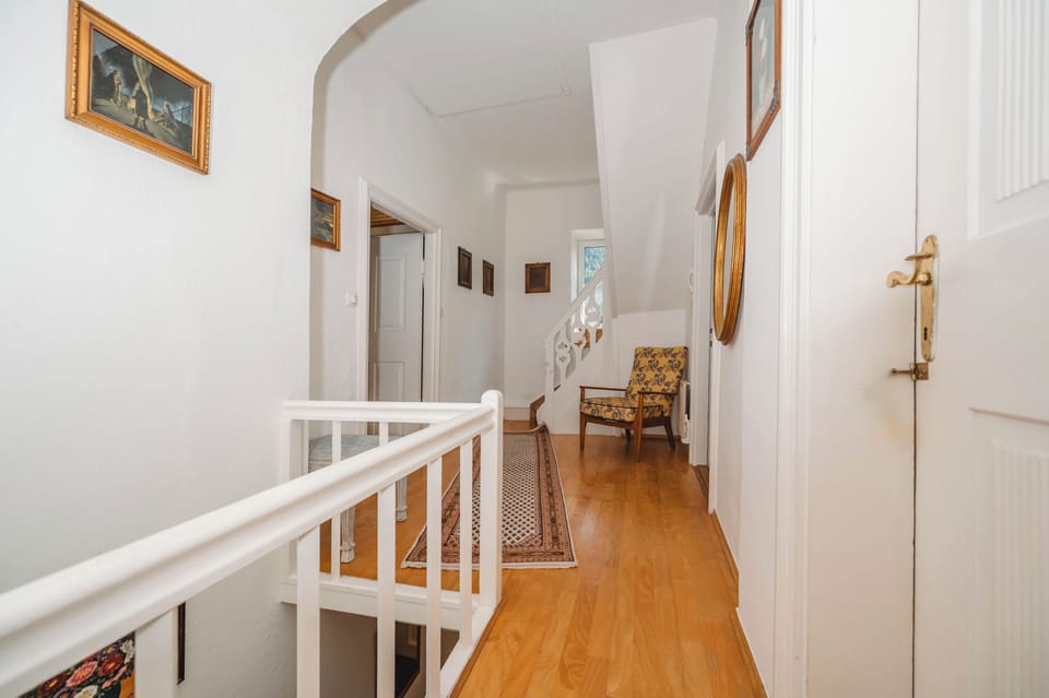 Basic House, 3 Bedrooms, Non Smoking, Kitchen | Living area | 100-cm flat-screen TV with cable channels, DVD player