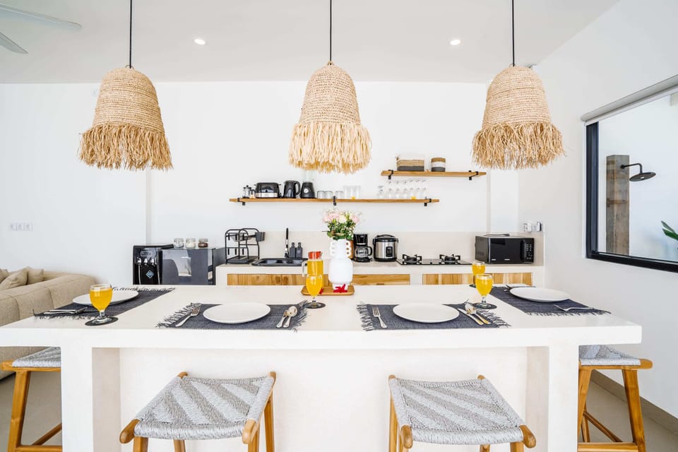 Basic Villa | Dining