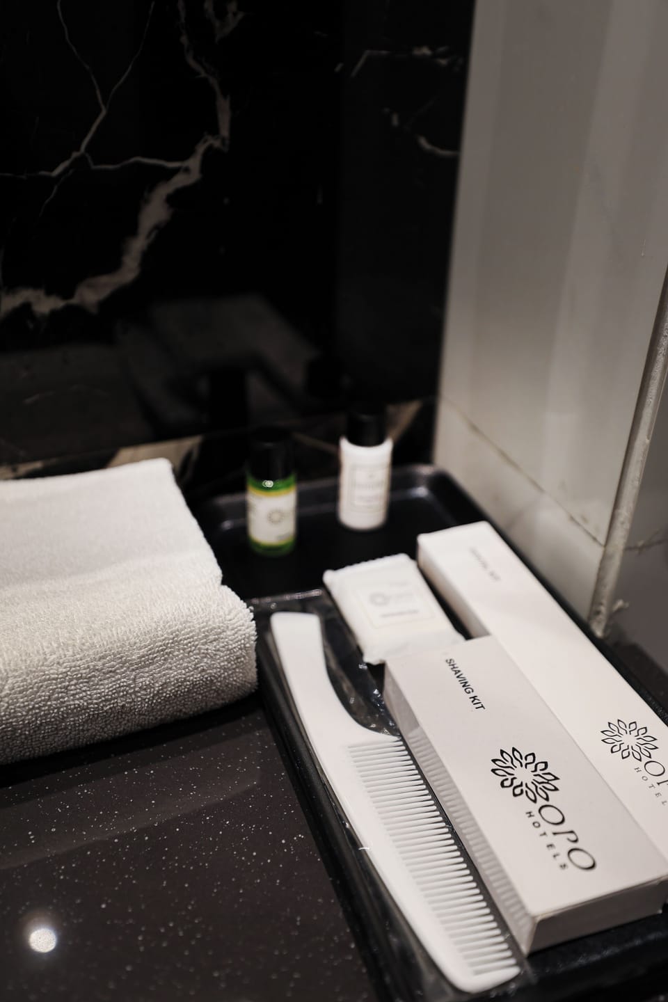Deluxe Room | Bathroom | Shower, free toiletries, hair dryer, slippers