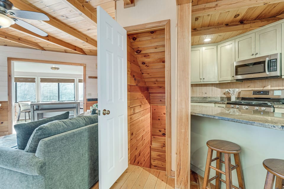 House (2 Bedrooms) | Interior