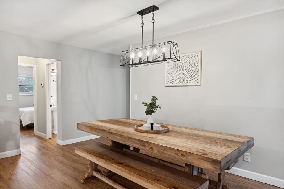 Cabin, 4 Bedrooms | Dining