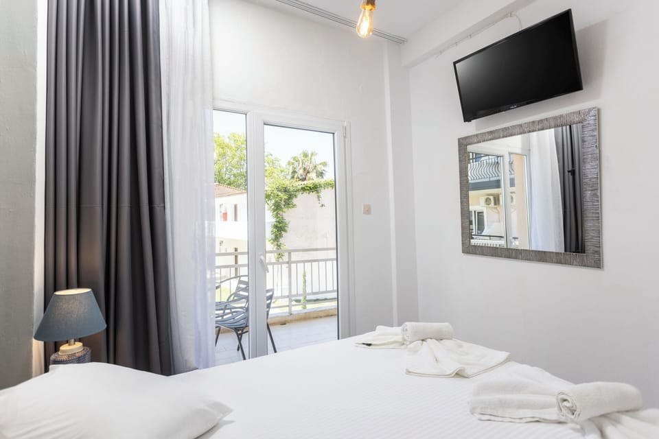 Family Suite | Desk, laptop workspace, free WiFi