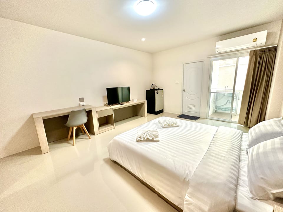 Basic Apartment, 1 Queen Bed | 1 bedroom, bed sheets