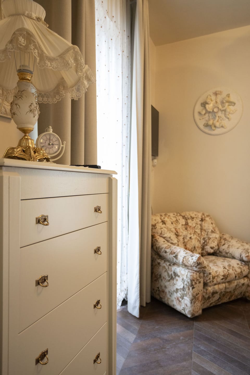 Deluxe Apartment | 1 bedroom, pillowtop beds, individually furnished, desk