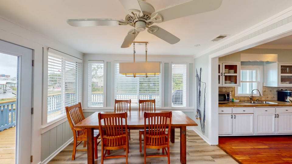 House, Multiple Beds, Balcony (Snells Pace) | Dining