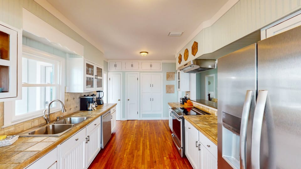 House, Multiple Beds, Balcony (Snells Pace) | Private kitchen | Fridge, microwave, oven, stovetop
