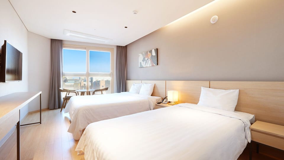 Twin Room | Free WiFi, bed sheets