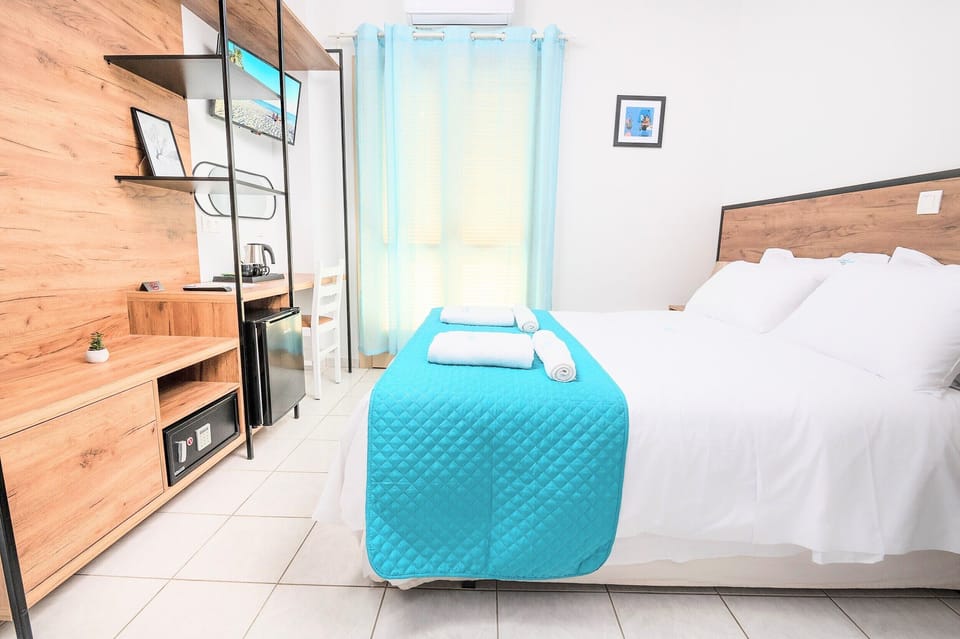 Classic Double or Twin Room, Garden View | In-room safe, soundproofing, free WiFi