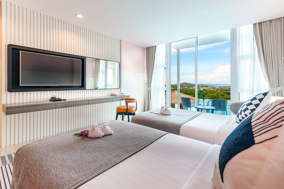 In-room safe, individually furnished, iron/ironing board, free WiFi