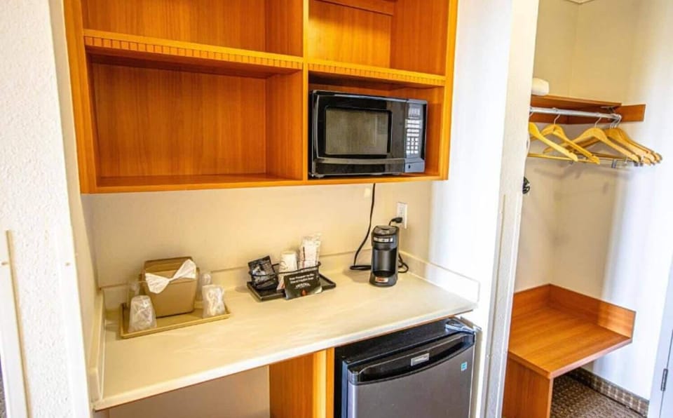 Luxury Room, Multiple Beds, Non Smoking, Ocean View | Blackout drapes, iron/ironing board, free WiFi, bed sheets