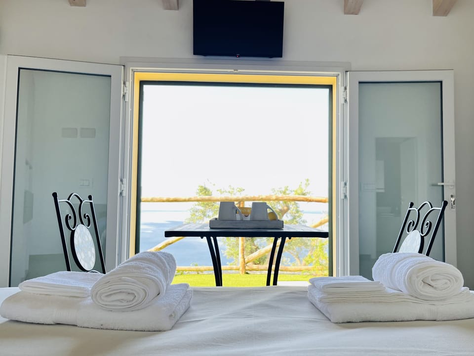 Standard Room, Sea View | Laptop workspace, free WiFi