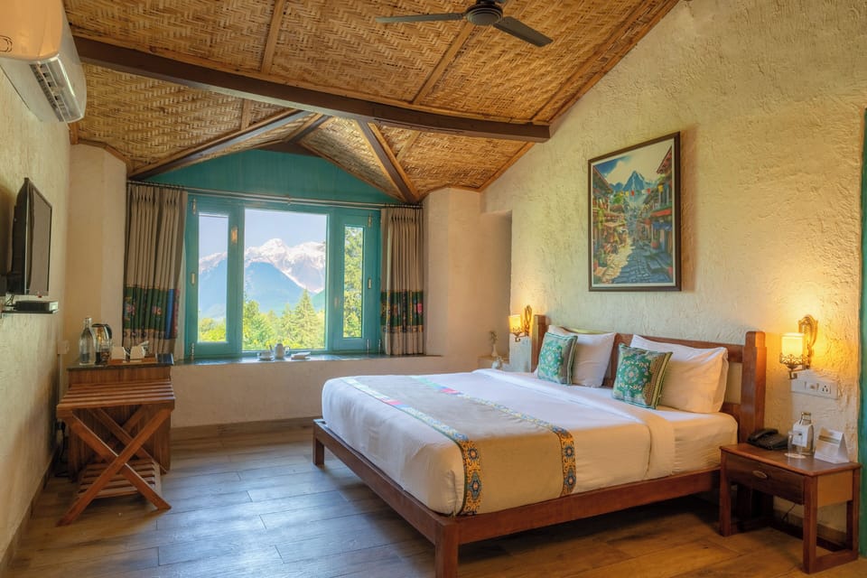Premium Room (Hideaway) | Desk, iron/ironing board, free WiFi