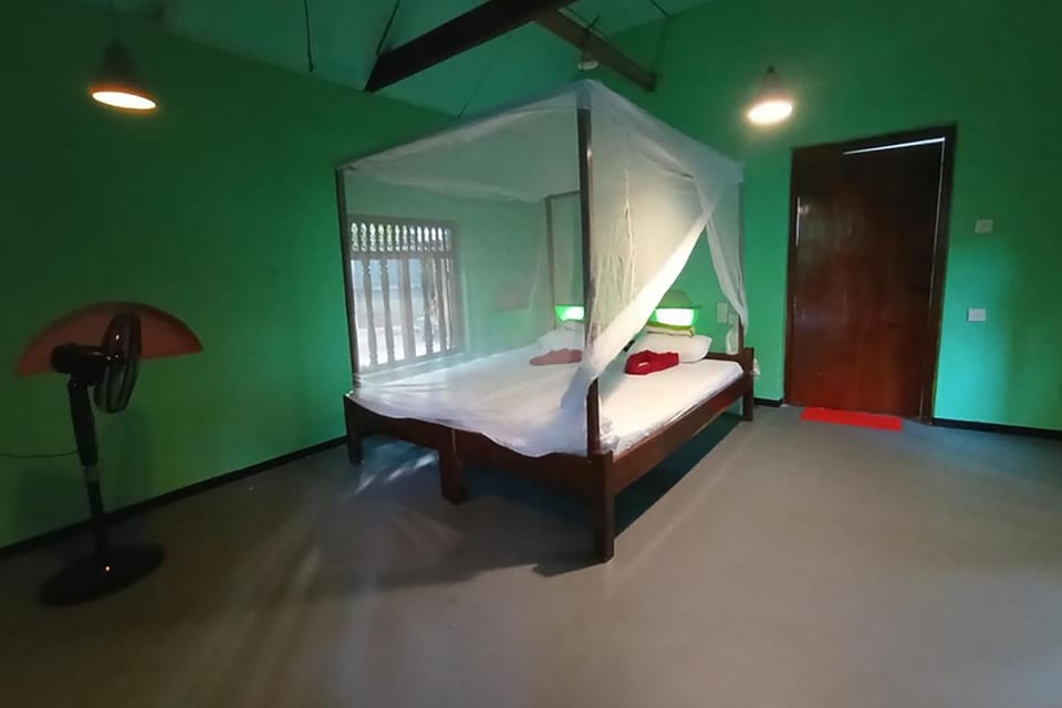Desk, laptop workspace, free WiFi, bed sheets