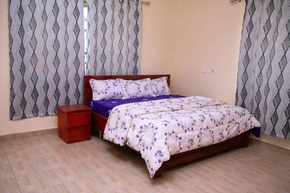 WiFi (free), bed sheets