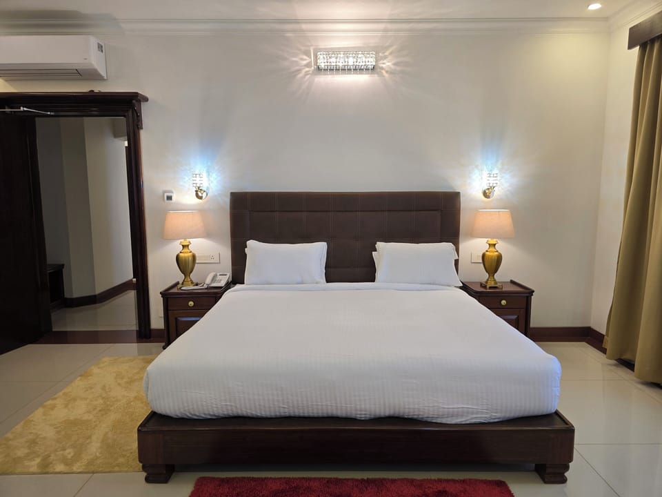 Premium Double Room | In-room safe, individually furnished, desk, laptop workspace